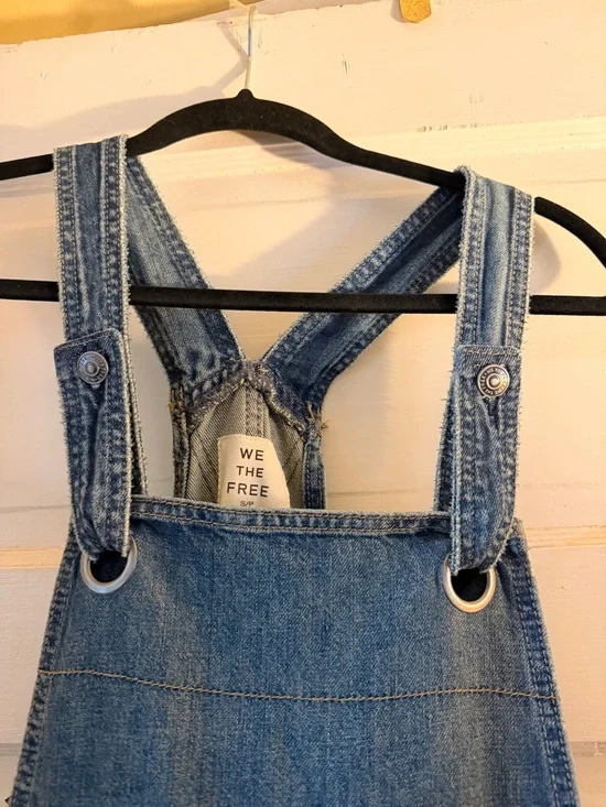 BNWT We the Free Rambler overalls size small - Picture 10 of 11